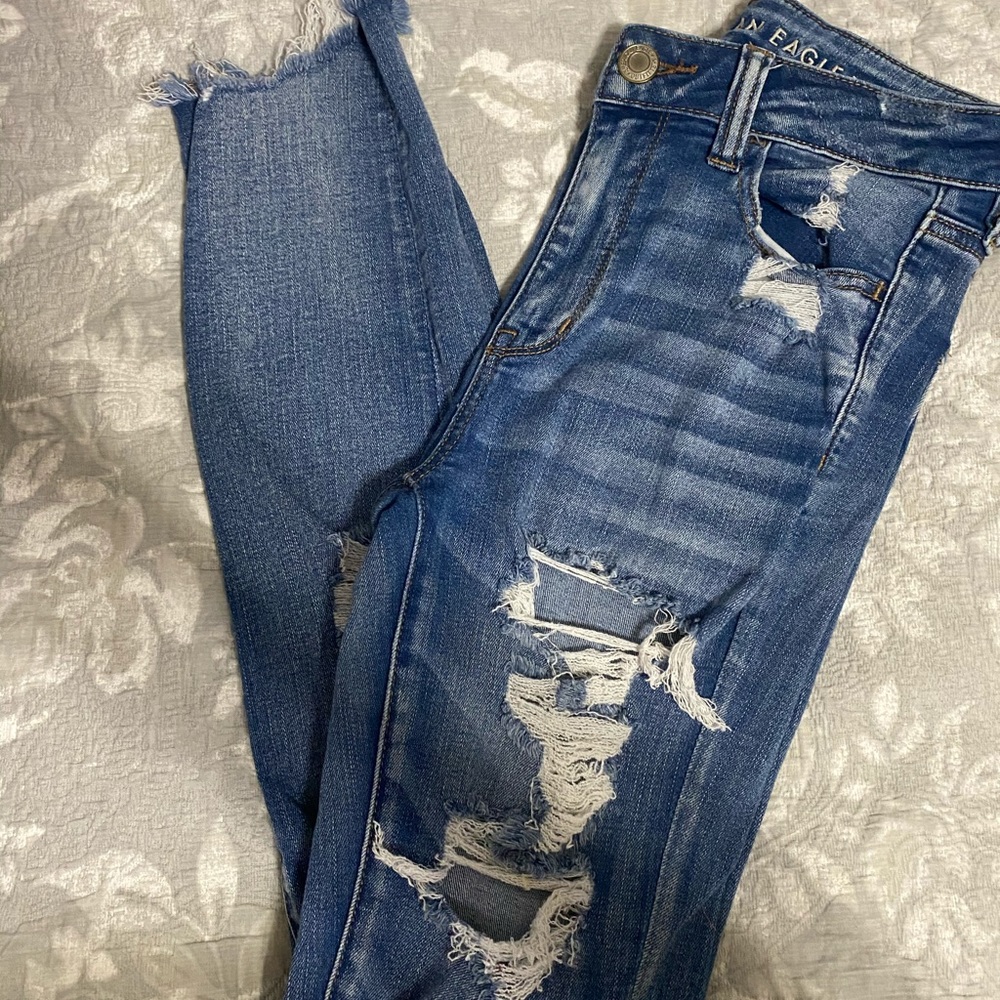 American Eagle distressed Jeans. New without tags